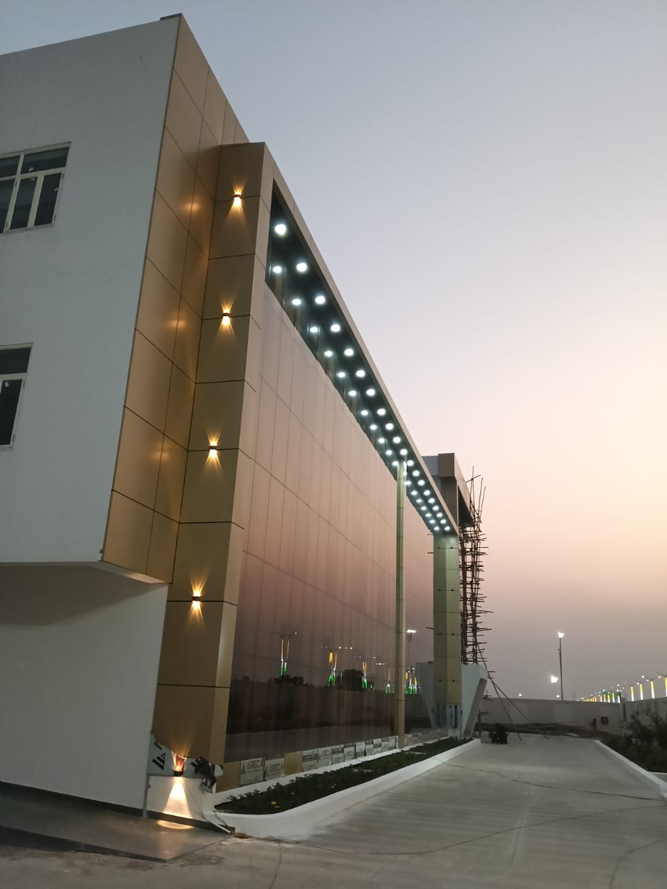 Front elevation – glass and aluminum façade